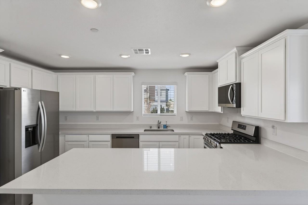 5929 Yee Haw St - Photo 5 of 13