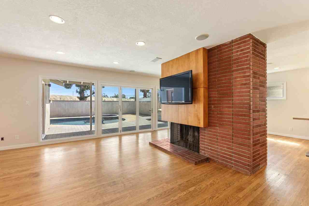 828 Stevely Ave - Photo 3 of 47