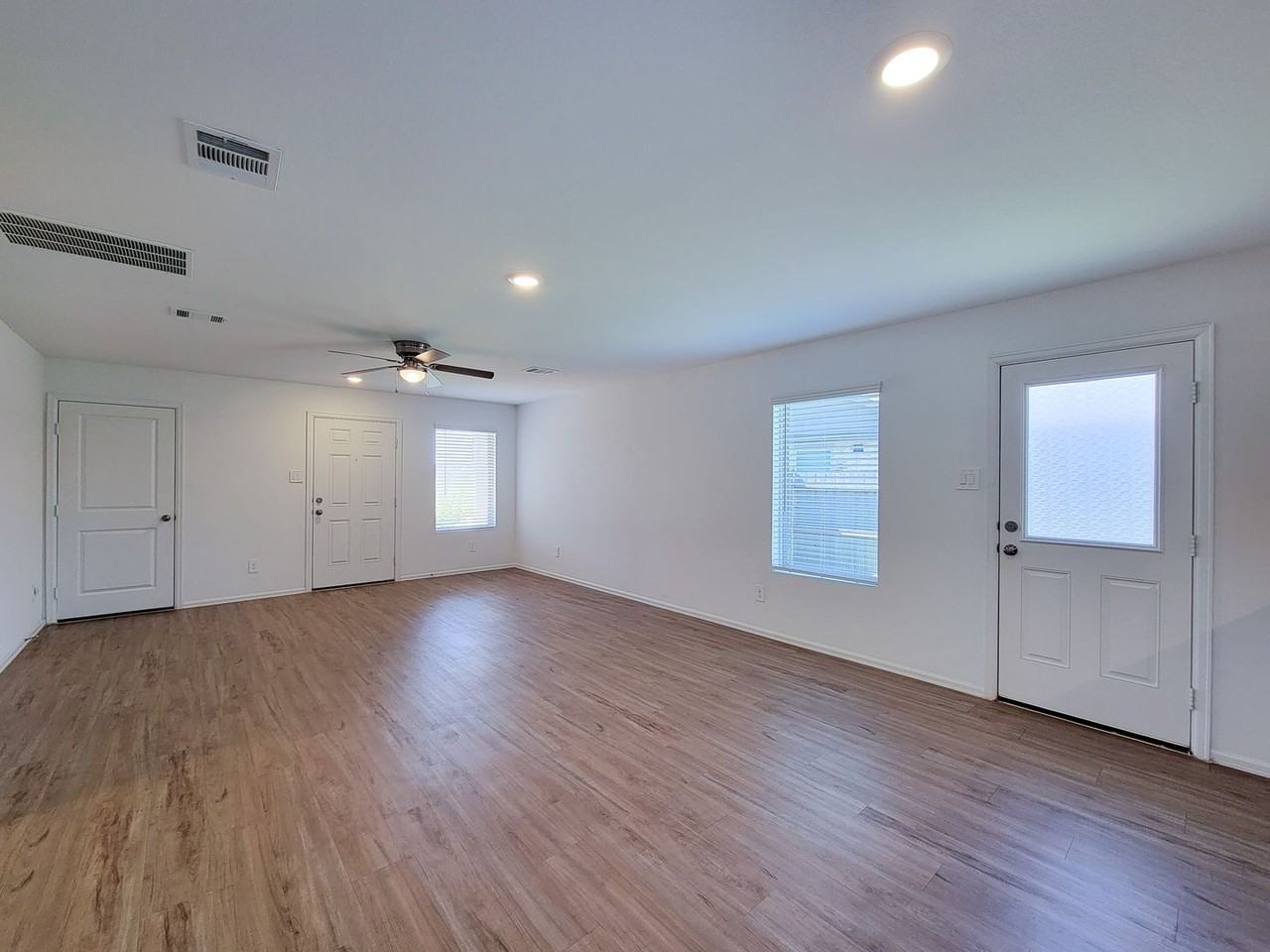 314 Harbor Bend Ct - Photo 4 of 43