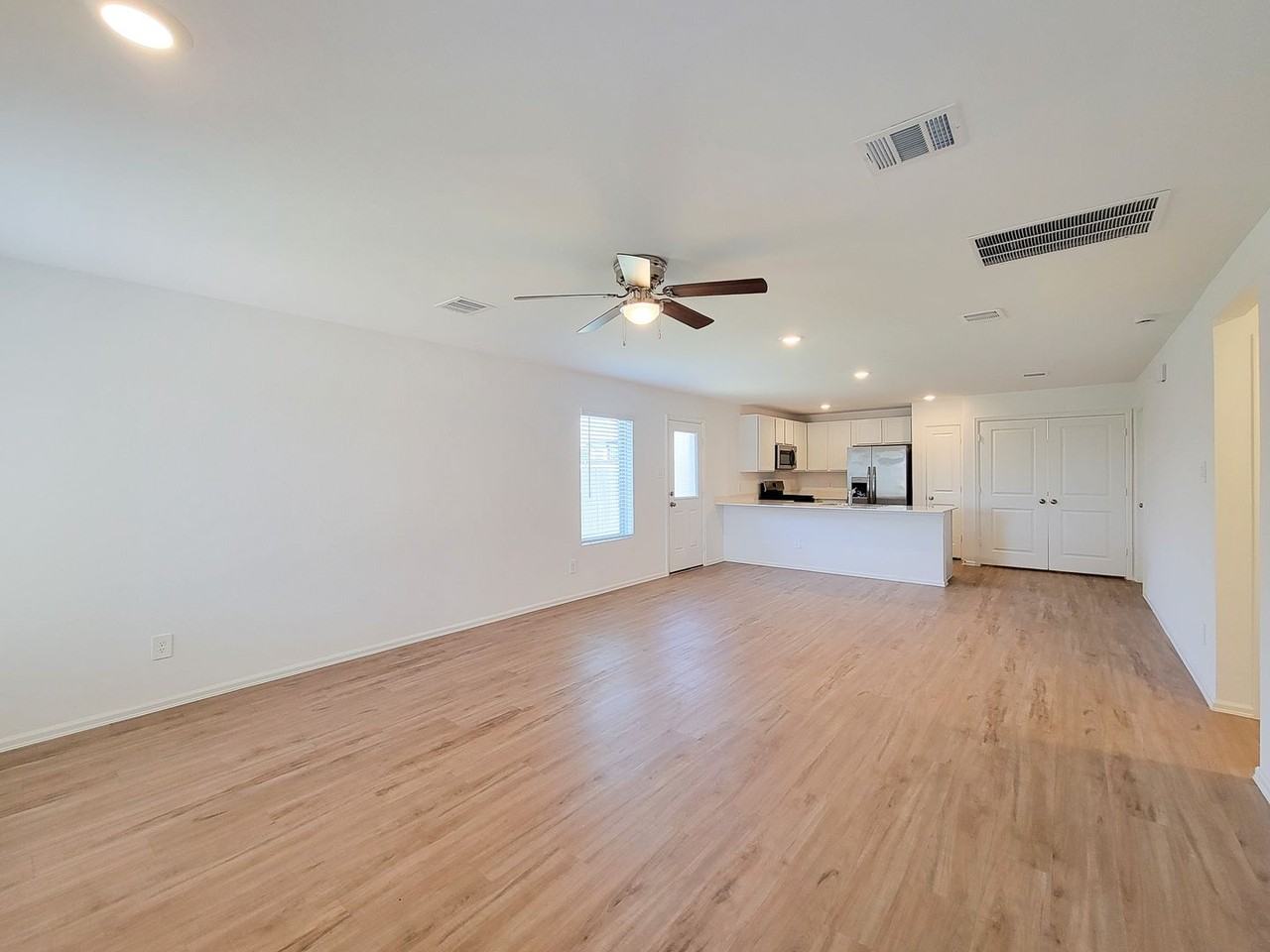 314 Harbor Bend Ct - Photo 5 of 43