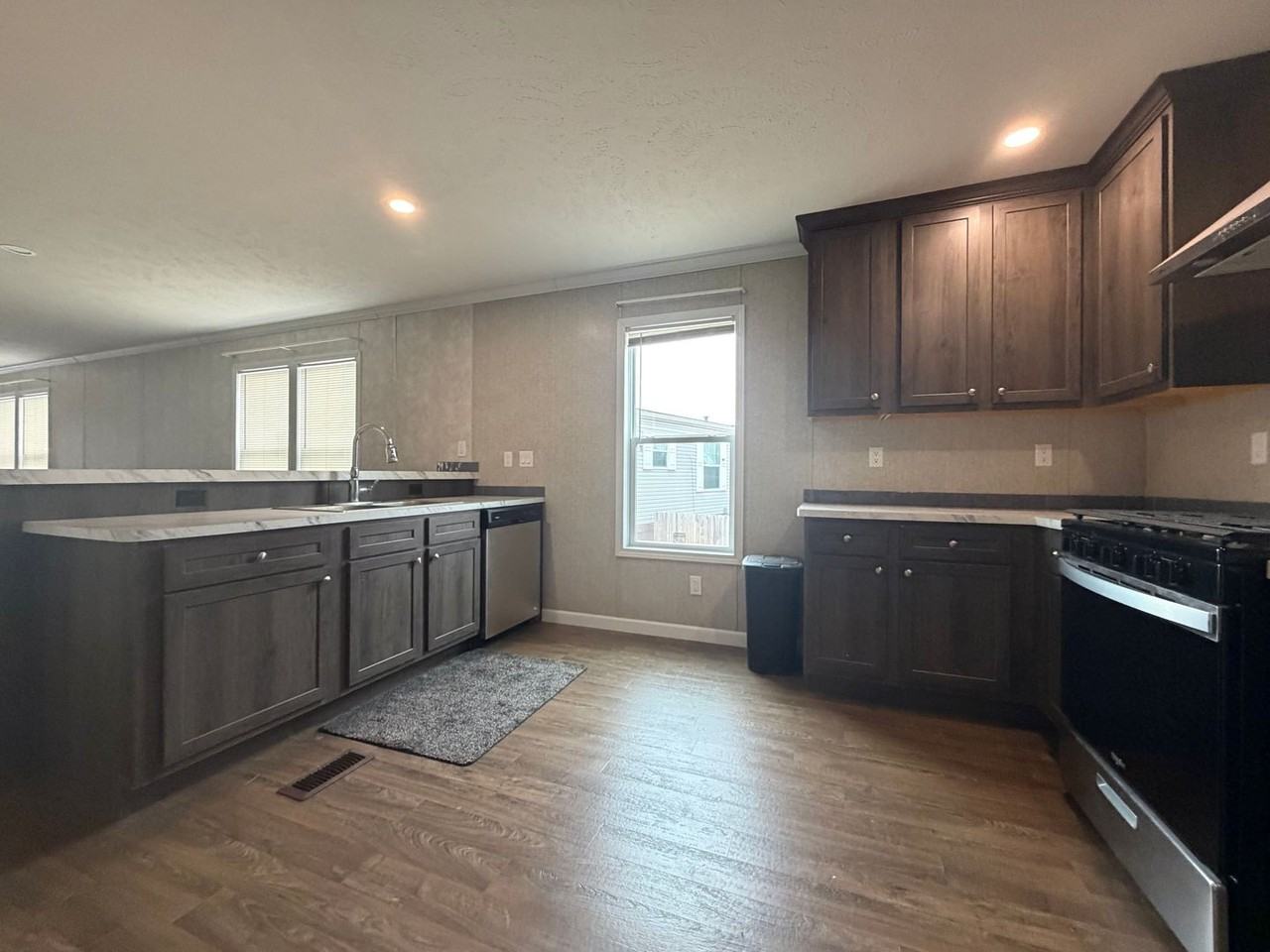 334 Mosswood Ln - Photo 5 of 14