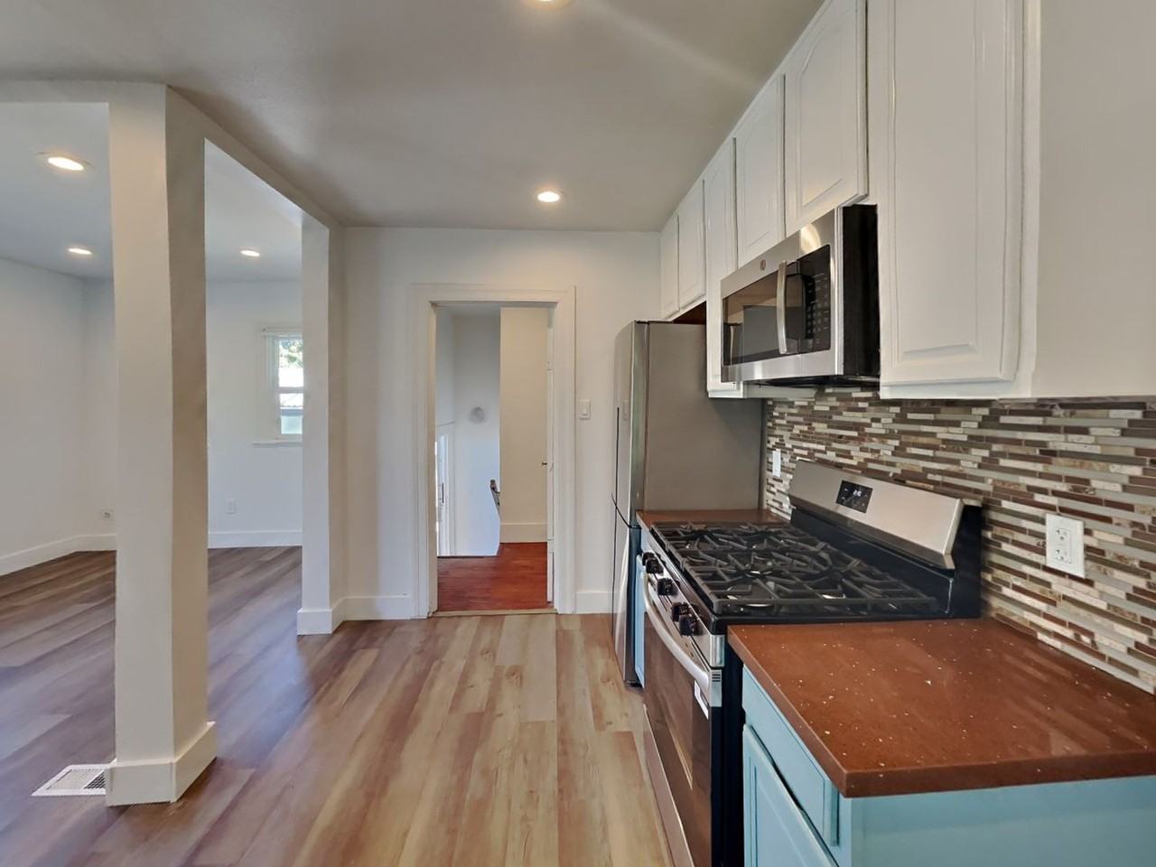 976 55th St - Photo 6 of 20