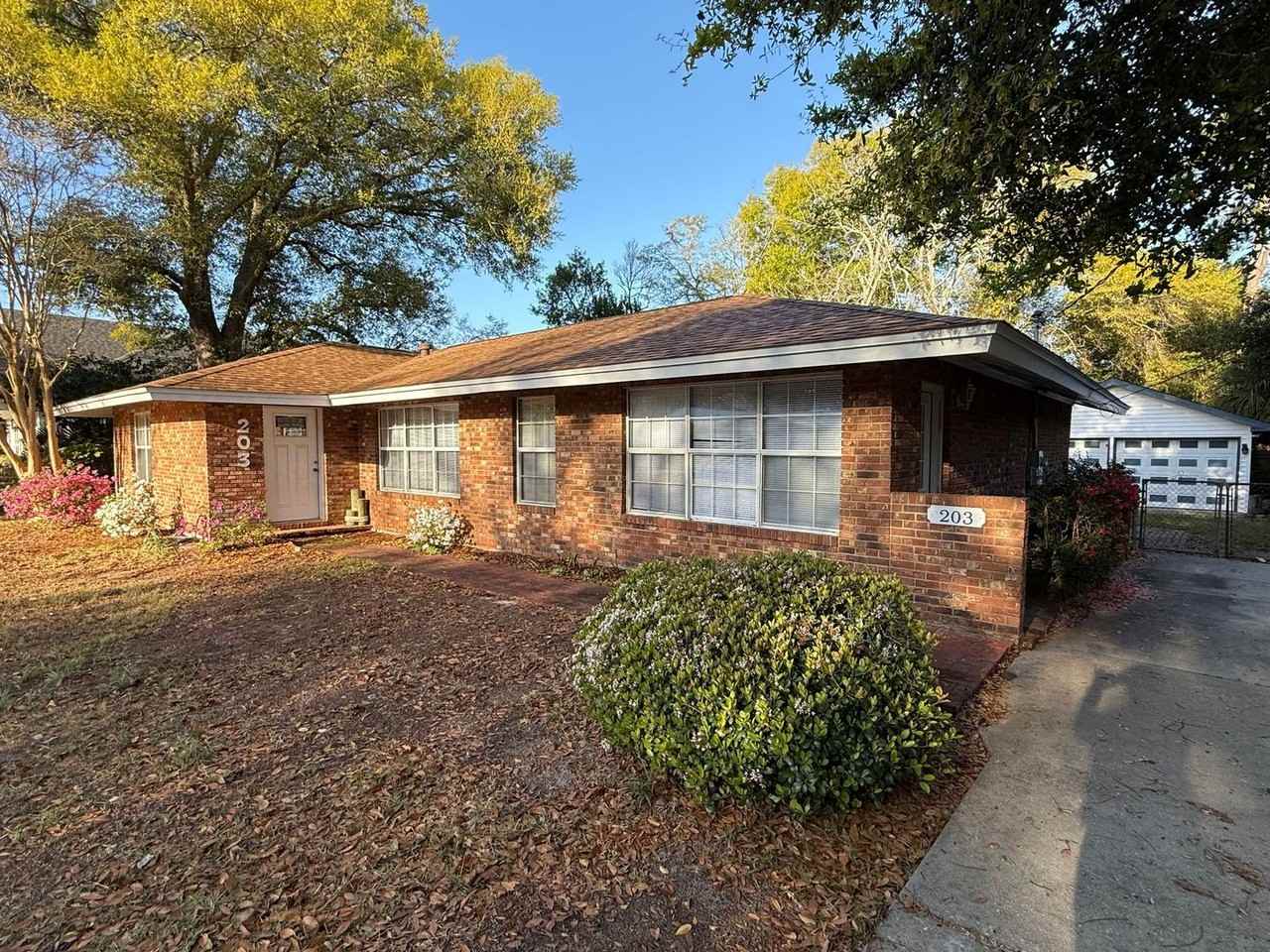 203 Navarre St - Photo 2 of 32