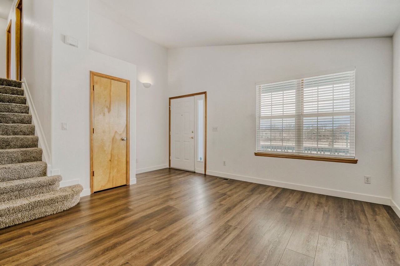 5557 E 130th Ave - Photo 2 of 25