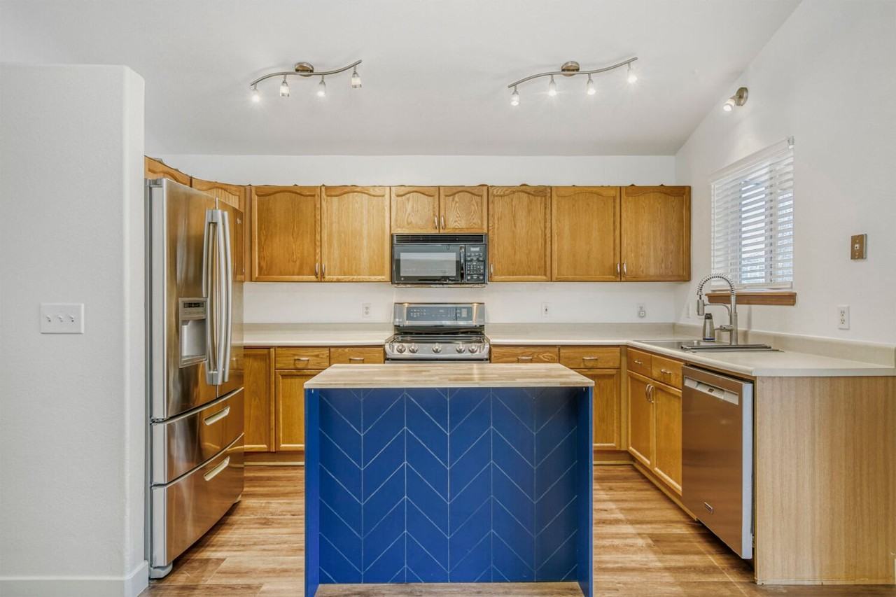 5557 E 130th Ave - Photo 5 of 25