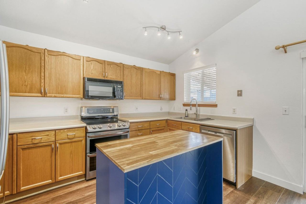 5557 E 130th Ave - Photo 7 of 25