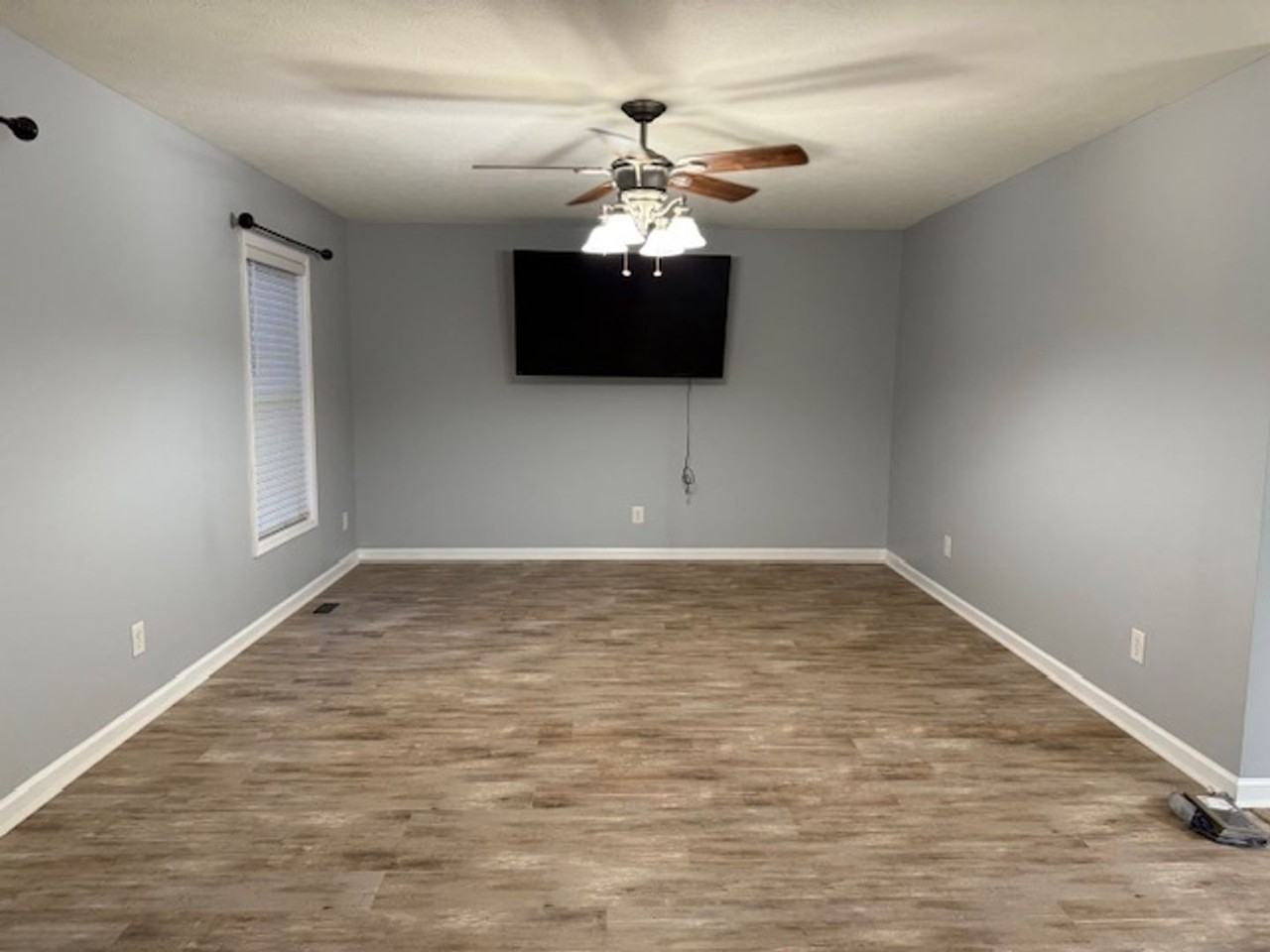 199 Basin Dr - Photo 2 of 14