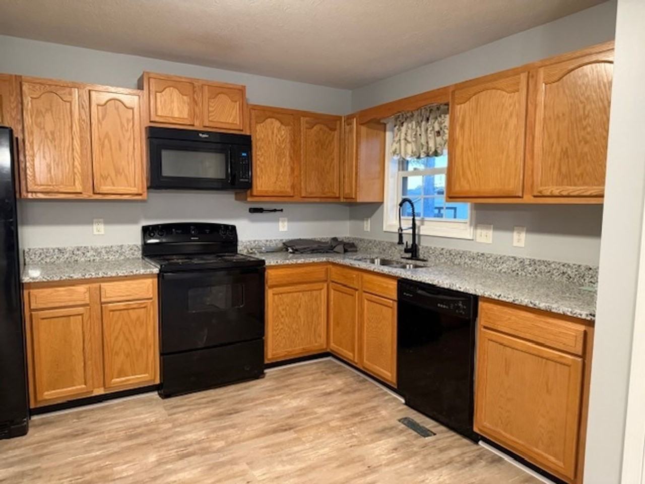 199 Basin Dr - Photo 7 of 14