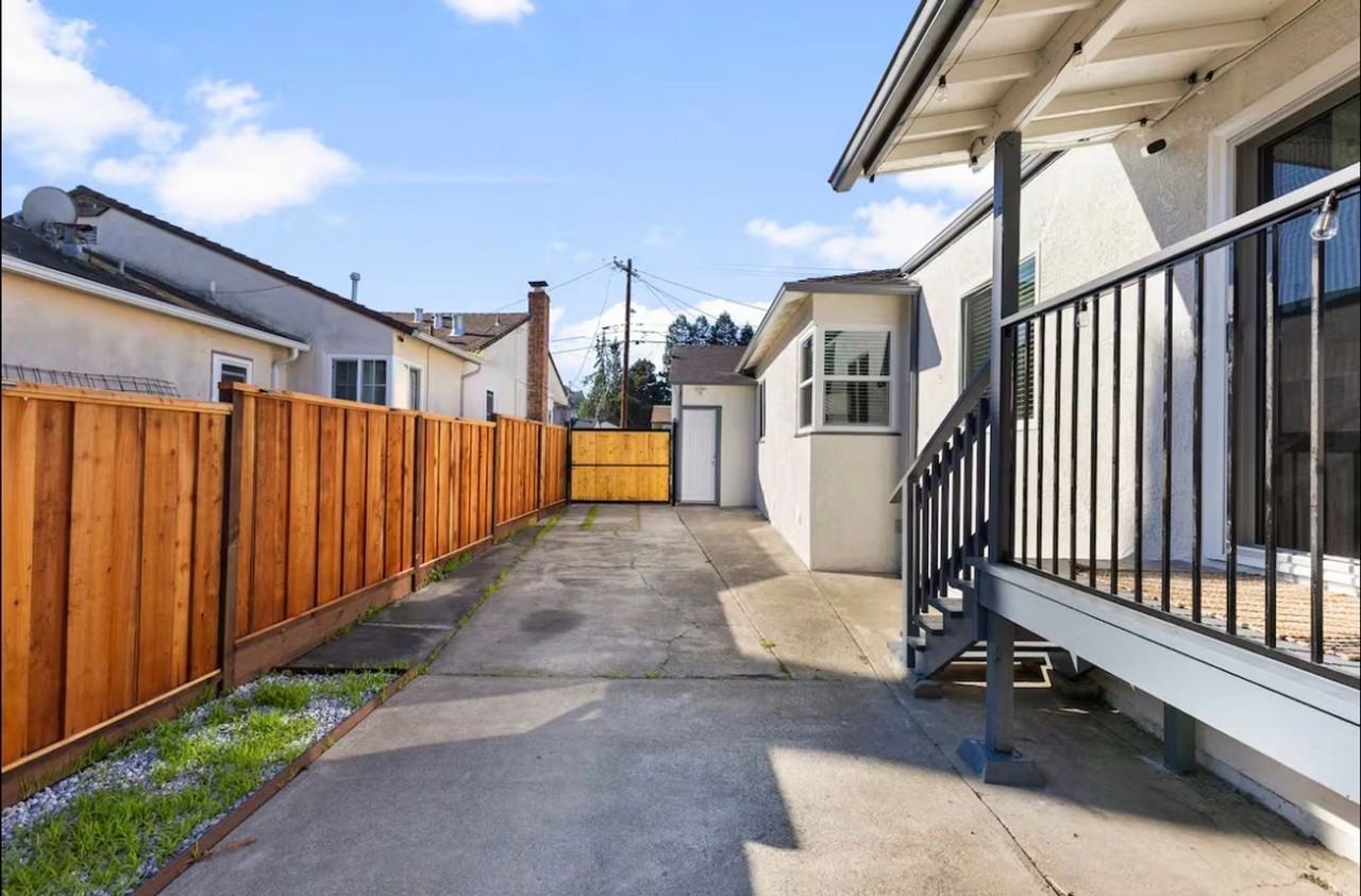 19770 Sprague Ct - Photo 2 of 16