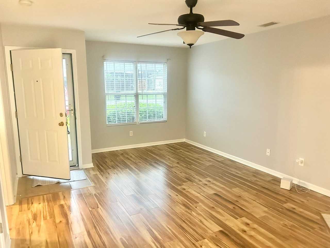 223 Caldwell Cir - Photo 3 of 22