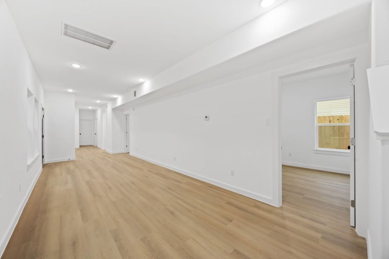 8112 De Priest St #A - Photo 5 of 35