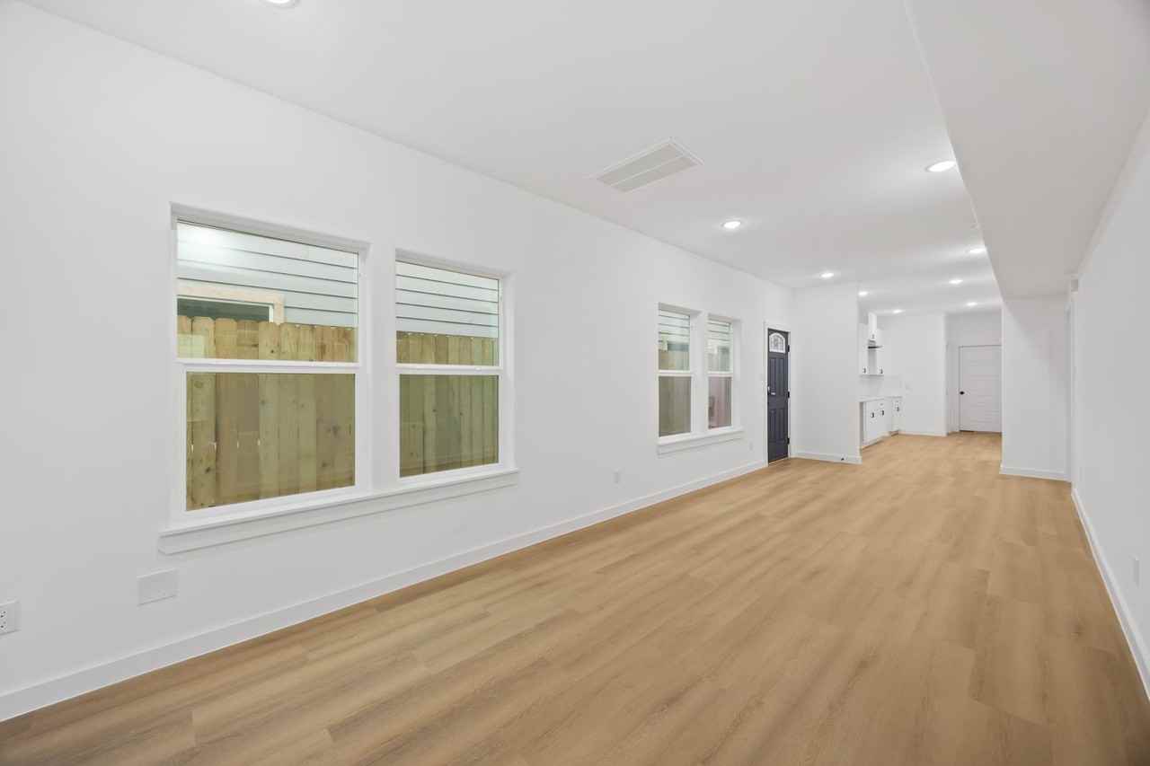 8112 De Priest St #A - Photo 7 of 35