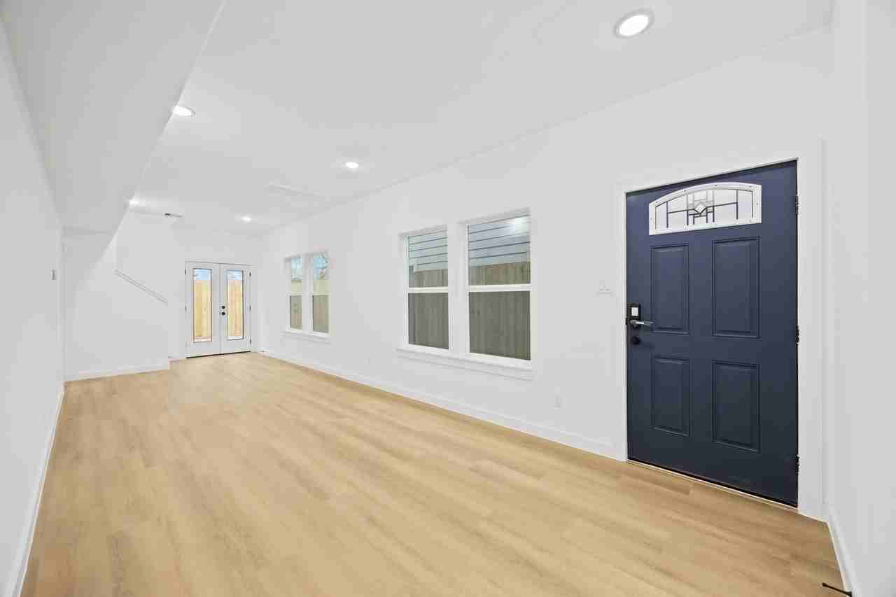 De Priest St #B - Photo 4 of 24