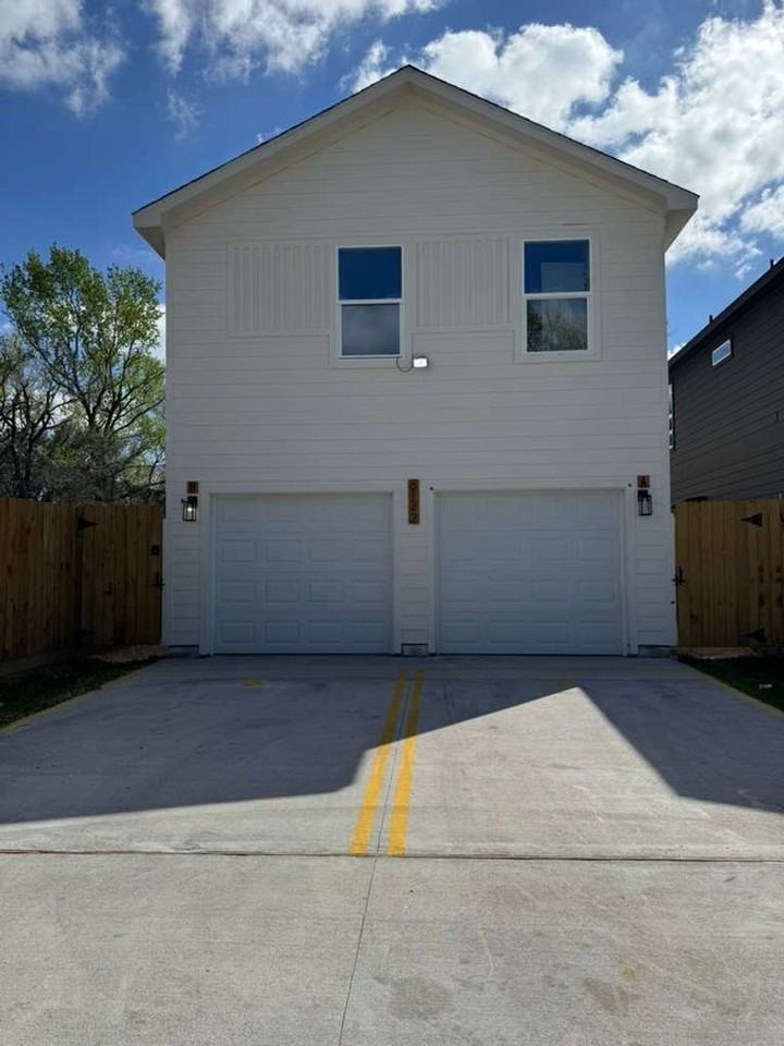 8122 De Priest St #A - Photo 4 of 45