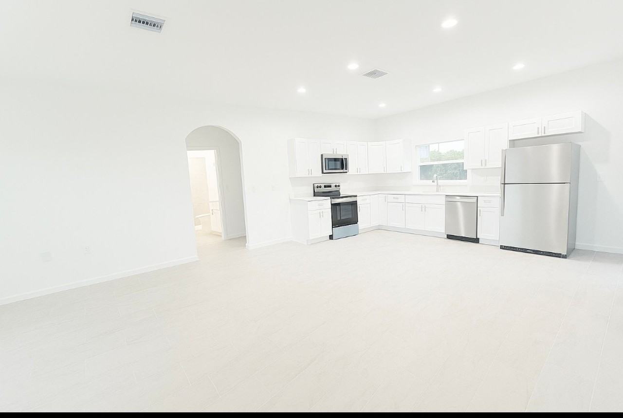 2615 Ne 20th Ct - Photo 5 of 17