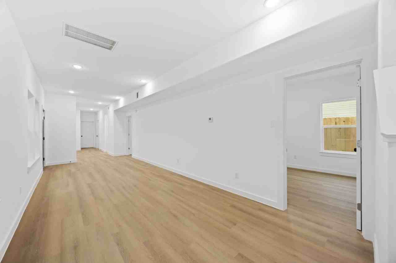 8122 De Priest St #B - Photo 7 of 25