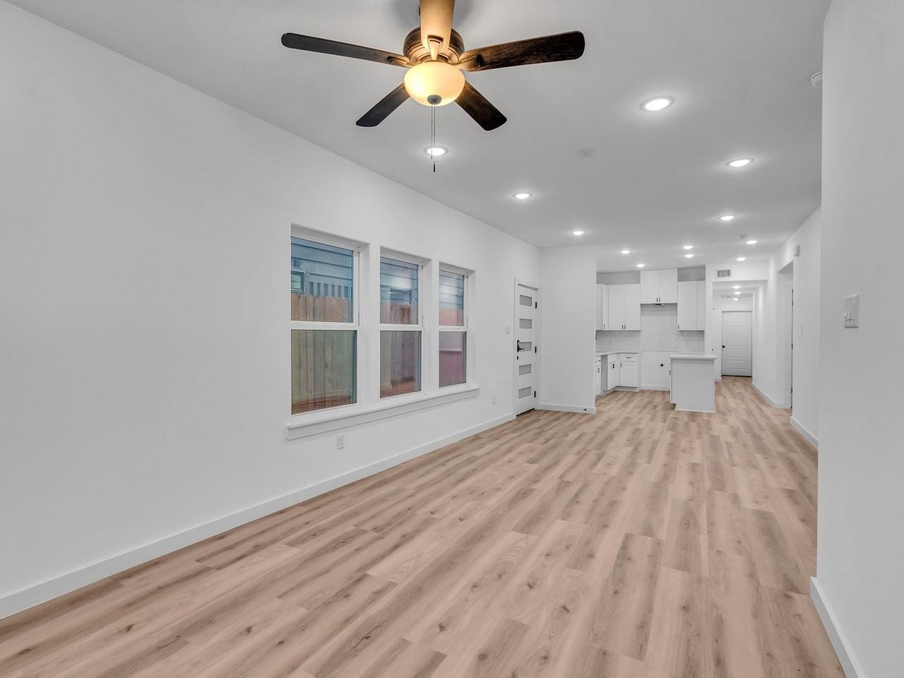 9410 Firnat St #A - Photo 7 of 29