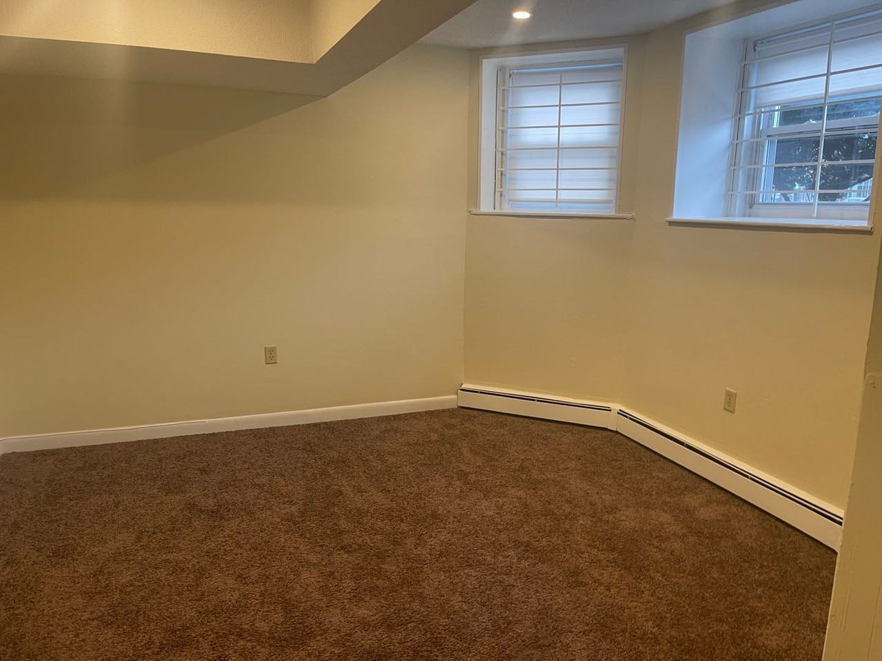 183 Thorndike St - Photo 3 of 6