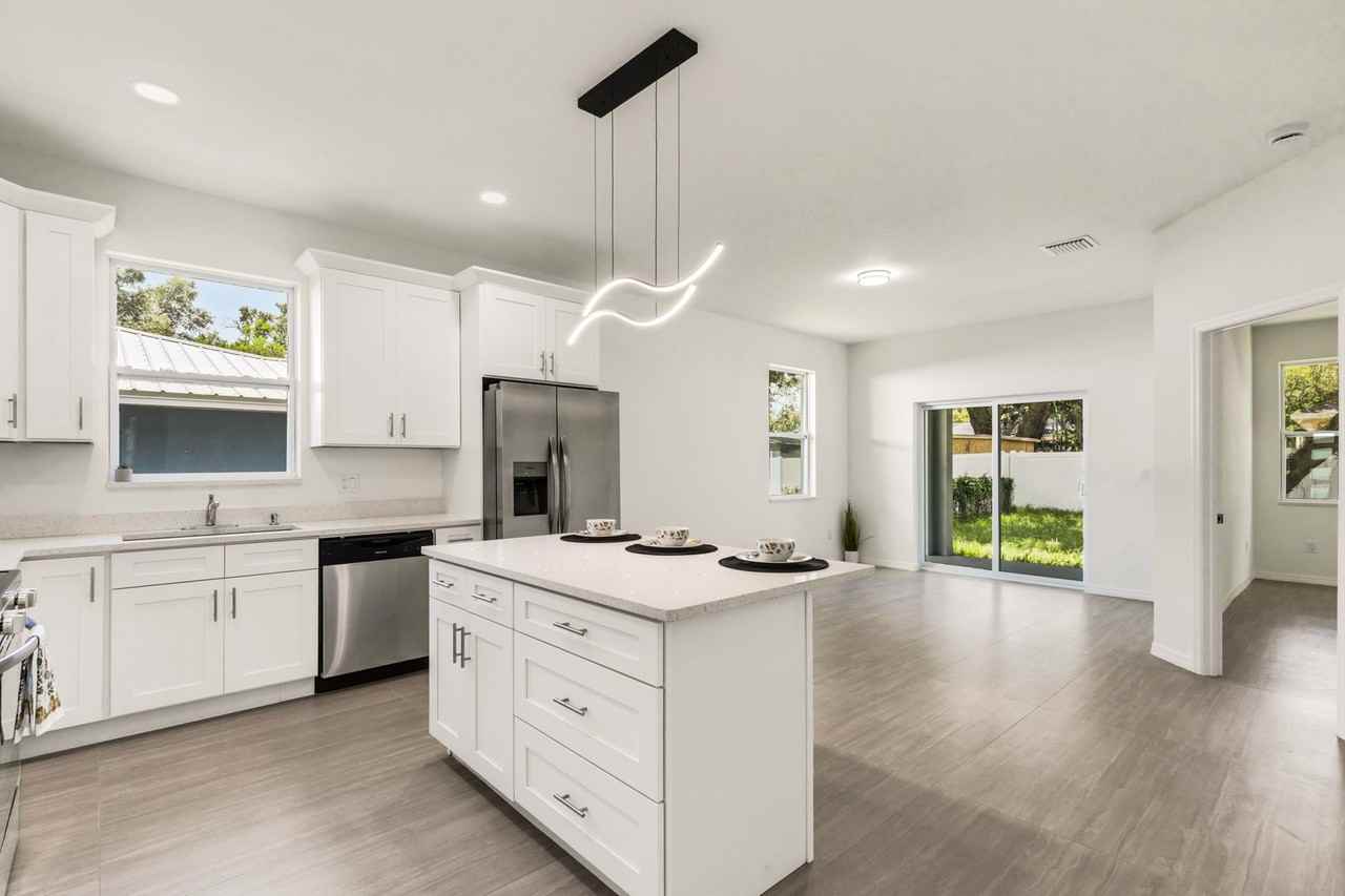 8522 N Boulevard - Photo 3 of 18