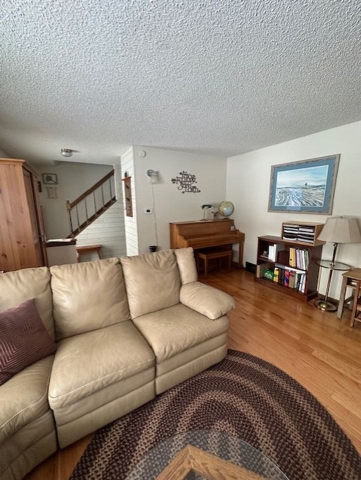 4993 Brentwood Rd - Photo 3 of 18