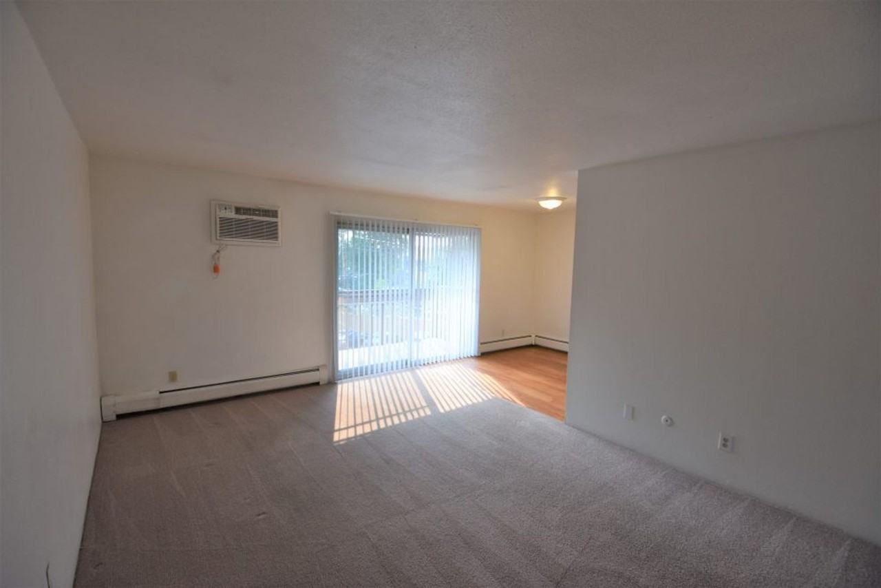 2340 South St - Photo 4 of 20