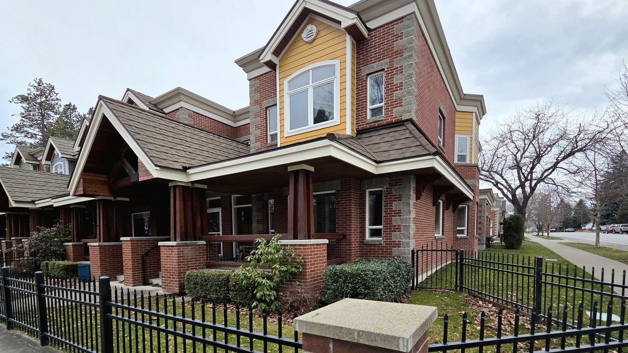 301 S 11th St - Photo 3 of 24