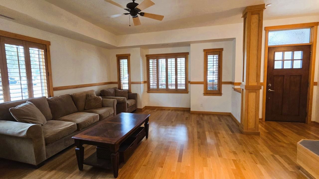 301 S 11th St - Photo 6 of 24