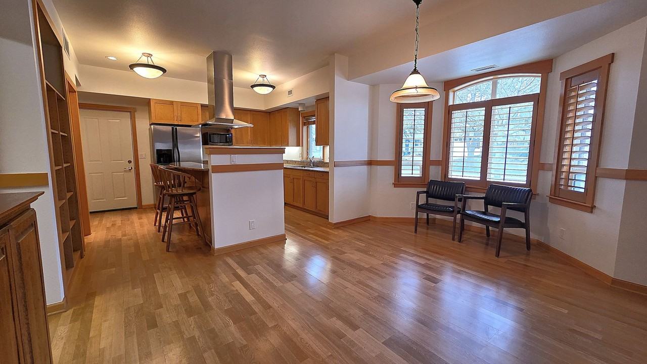 301 S 11th St - Photo 7 of 24