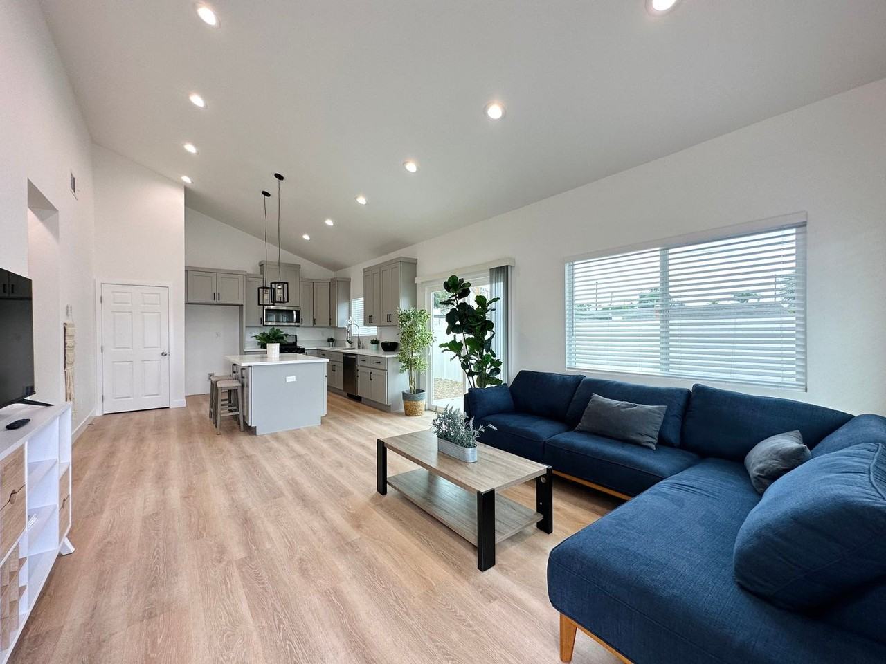 2418 Thorn Pl #A - Photo 6 of 12