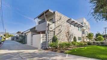 featured image of 209 209 - 215 E Live Oak St