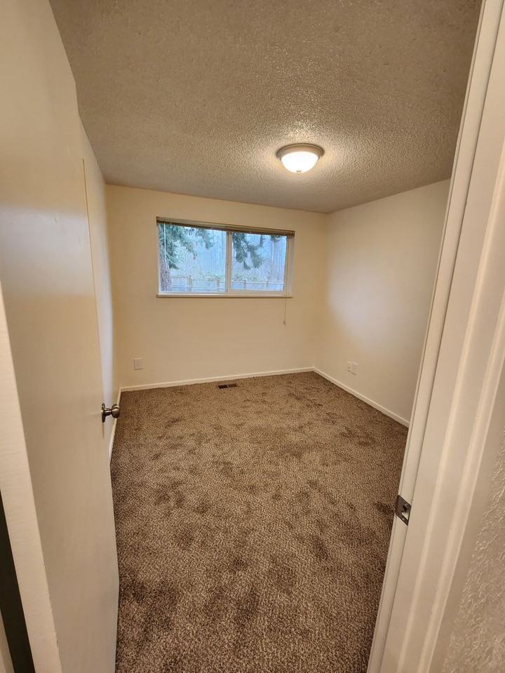 14214 25th Ave E - Photo 6 of 12