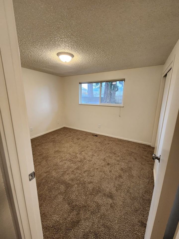 14214 25th Ave E - Photo 7 of 12