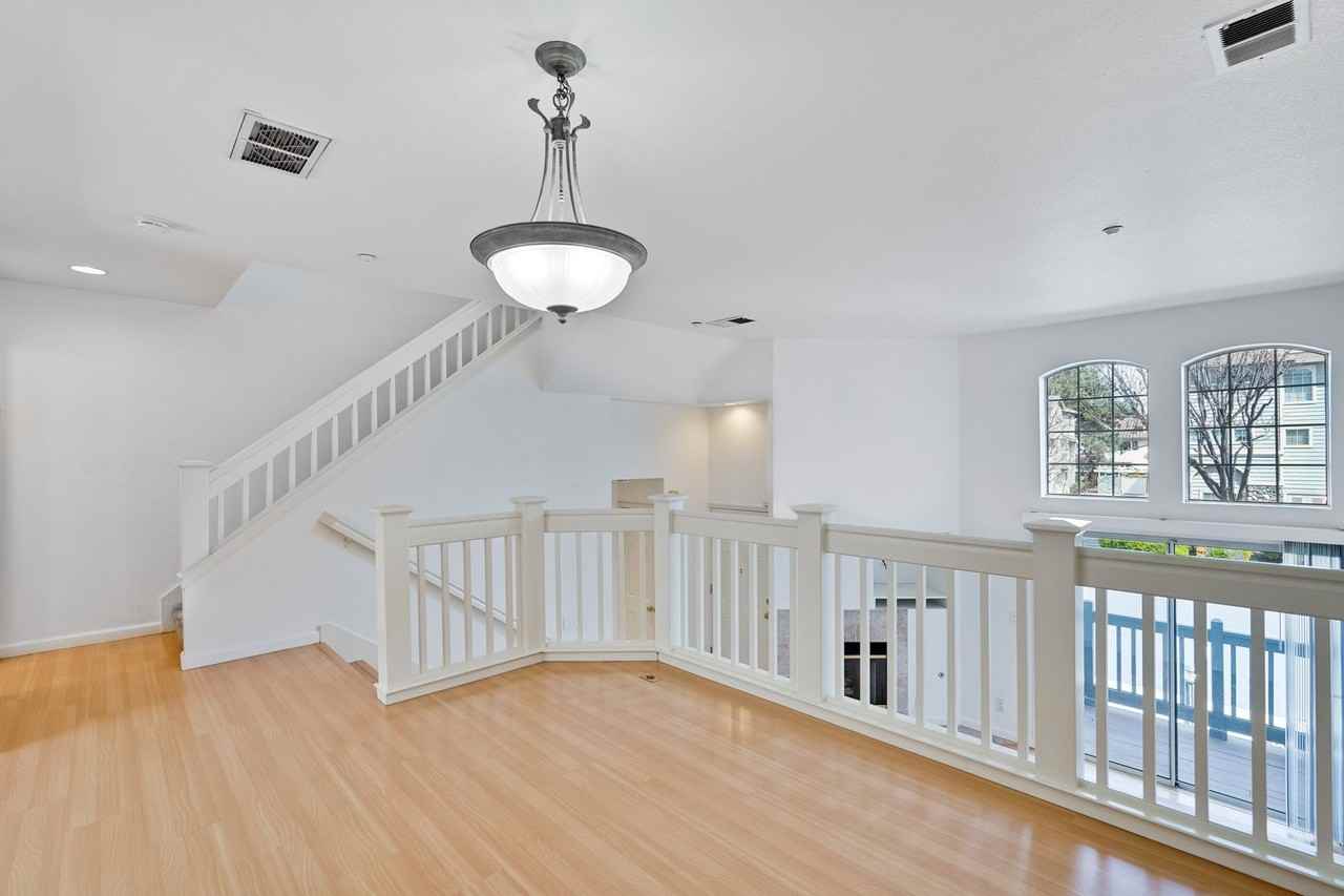 1904 Beaufort Ter - Photo 7 of 31