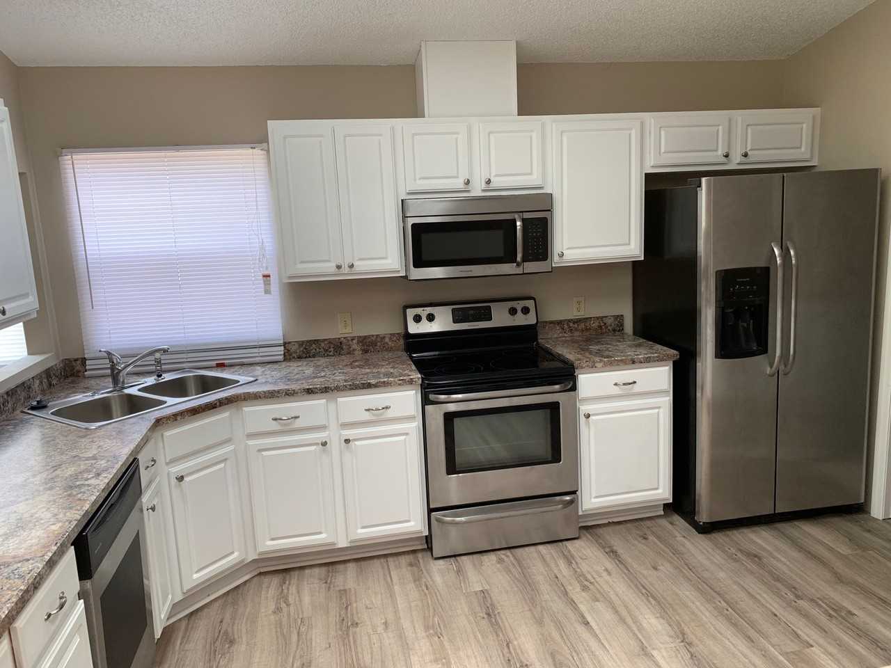 10320 Fordham St - Photo 4 of 18