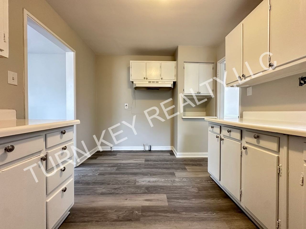 600 Robison Dr - Photo 3 of 10