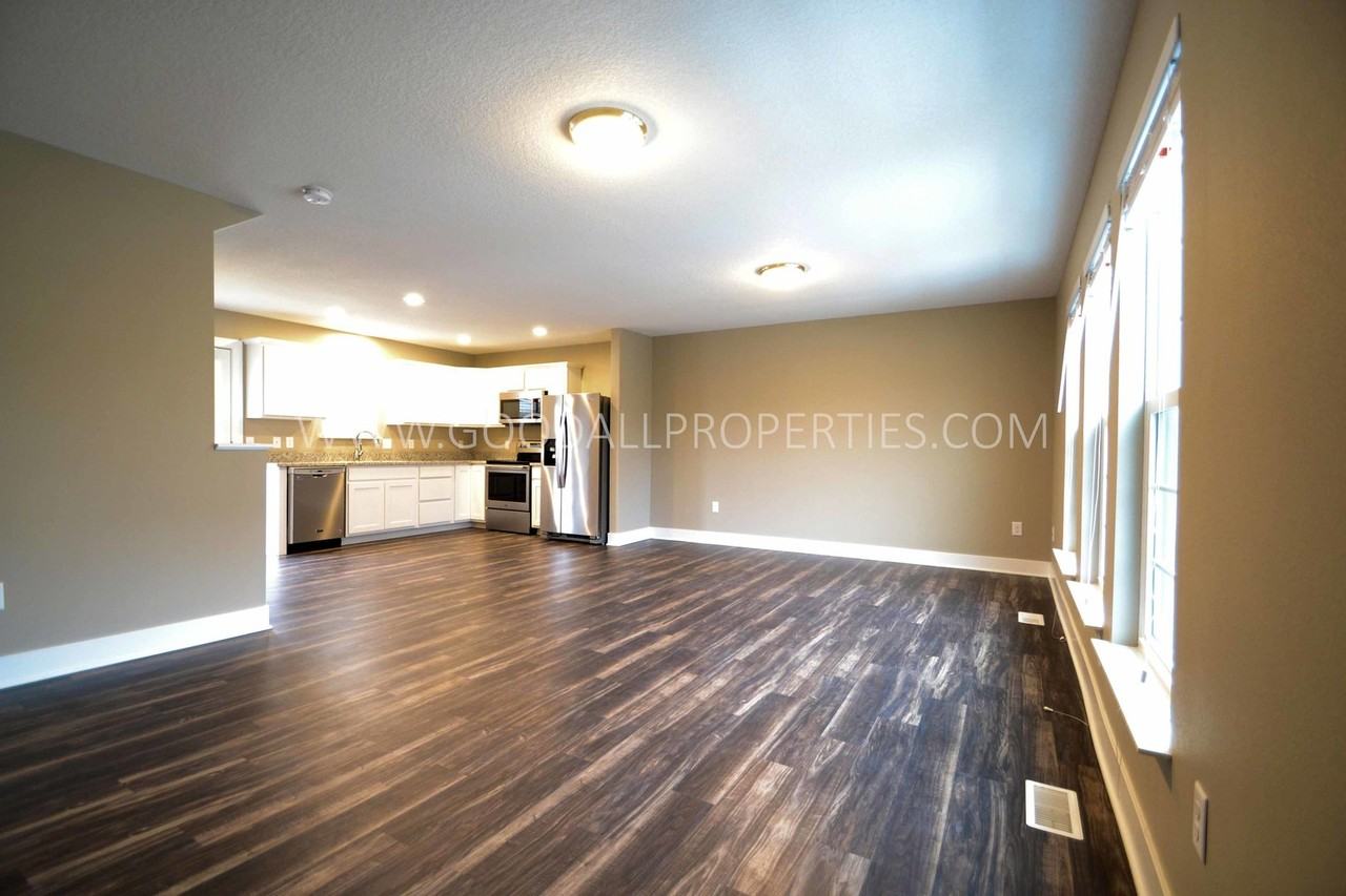 4307 153rd Pl - Photo 3 of 15