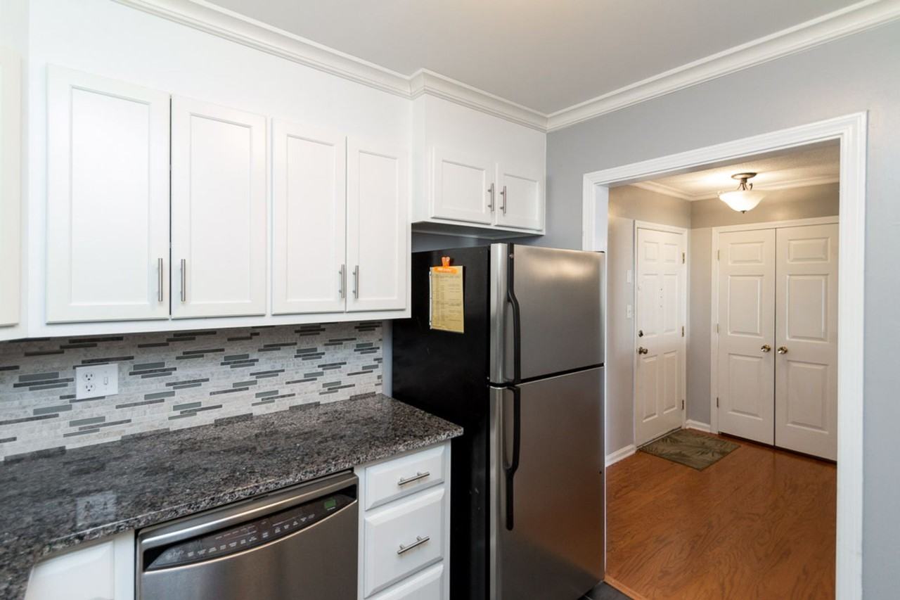 140 Lake Concord Rd Ne #B4 - Photo 4 of 23