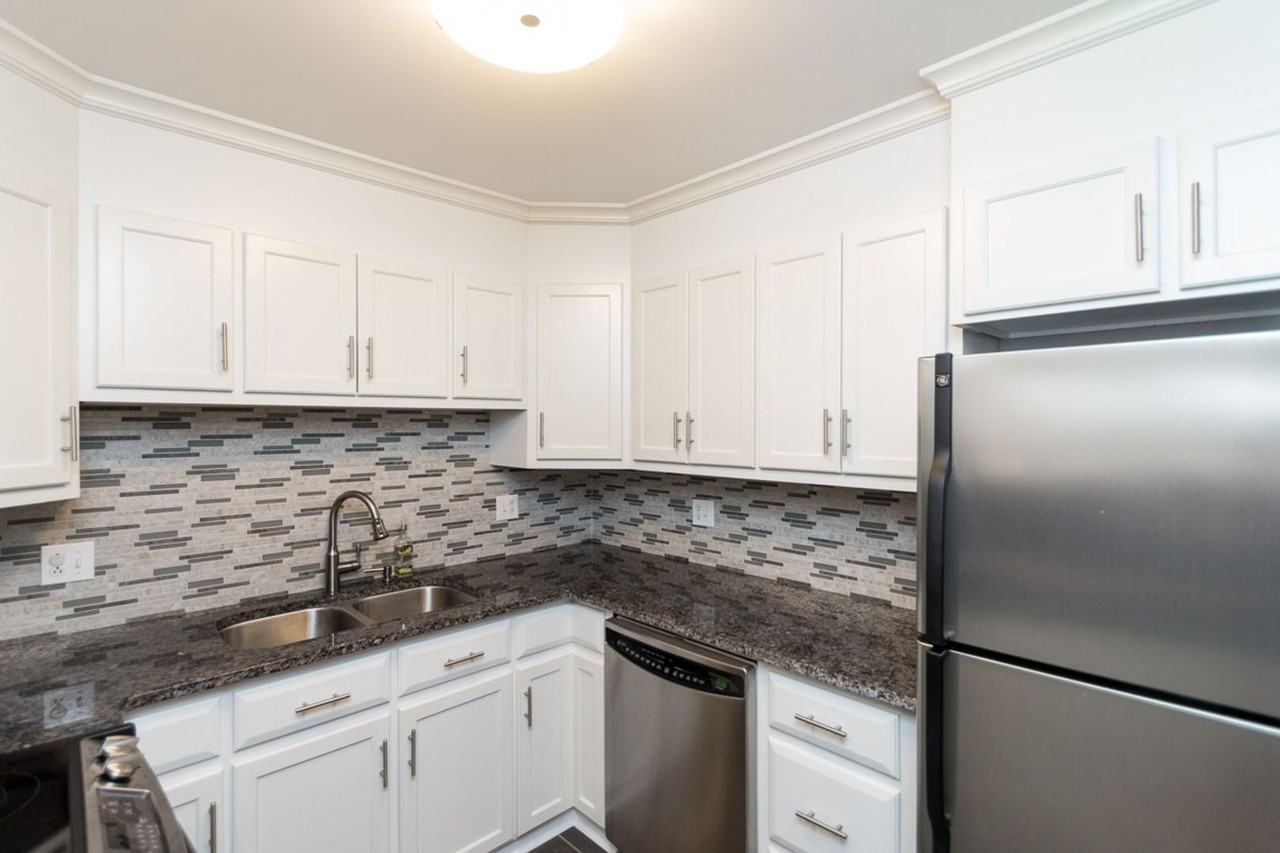 140 Lake Concord Rd Ne #B4 - Photo 5 of 23