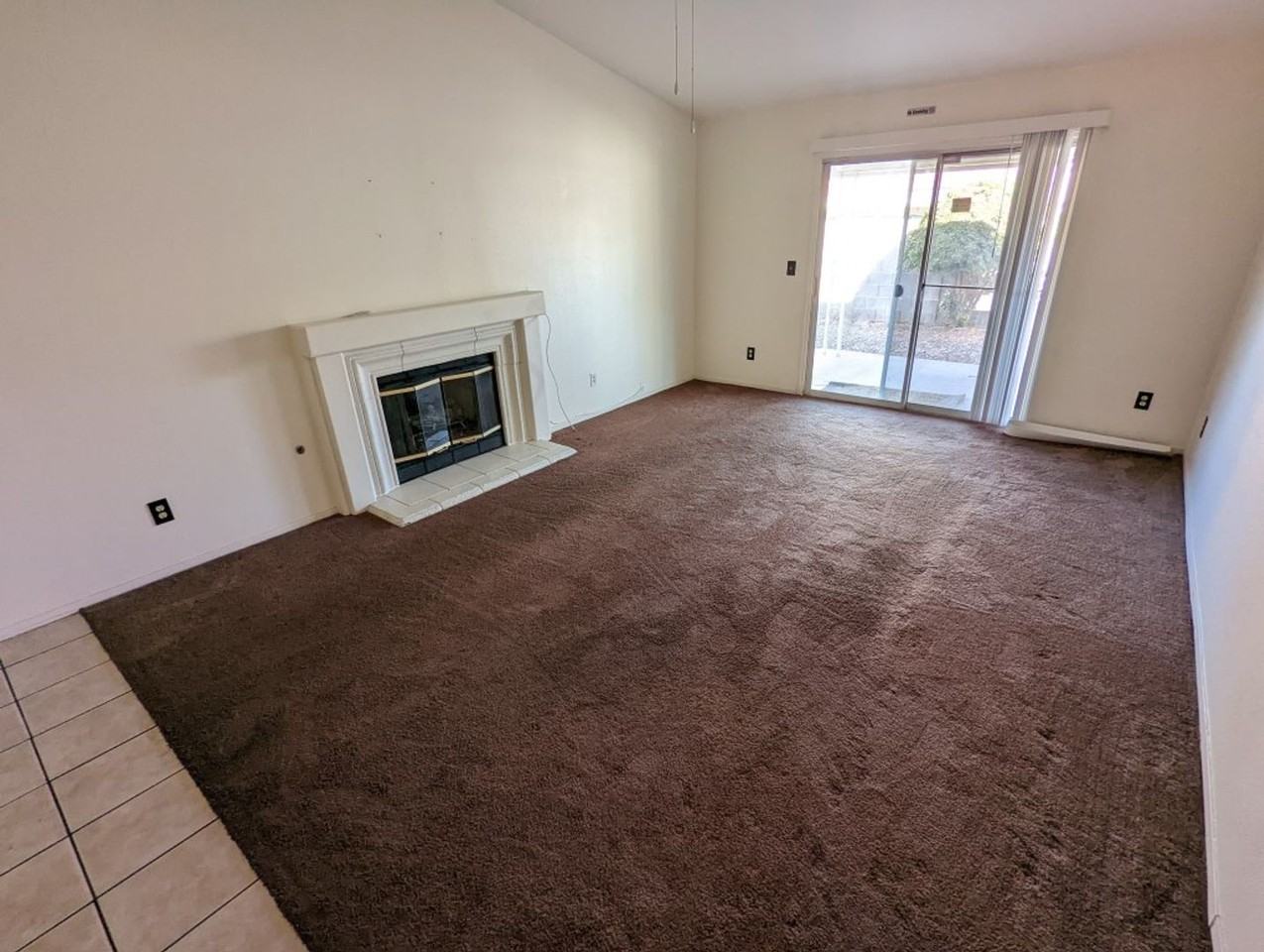 4228 Falcon Hill St - Photo 5 of 23