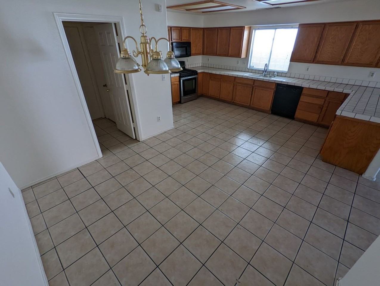 4228 Falcon Hill St - Photo 7 of 23