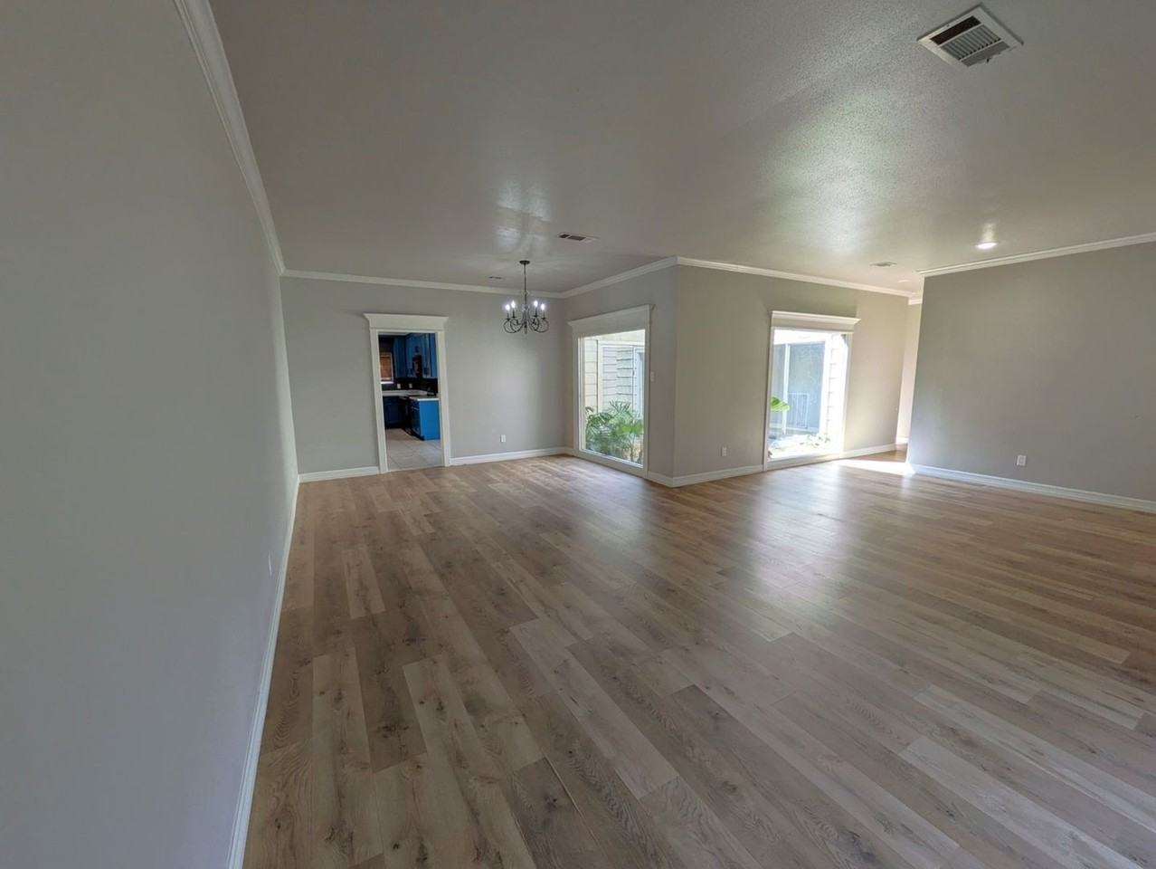 5845 Woodway Dr - Photo 5 of 19