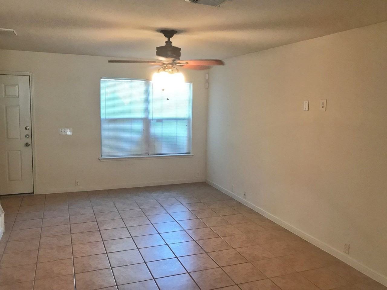 17406 Hoover Gardens Dr - Photo 6 of 20