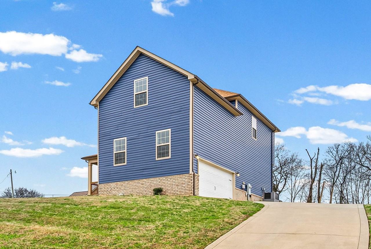 1395 Holden Dr - Photo 6 of 43