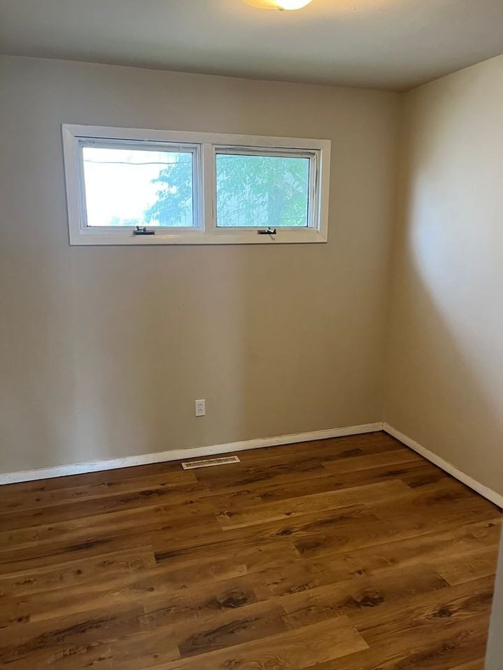 207 N Prairie St #C - Photo 6 of 7