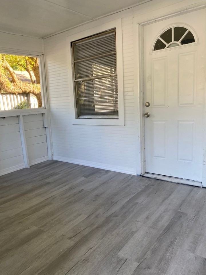 3207 E Caracas St - Photo 2 of 8