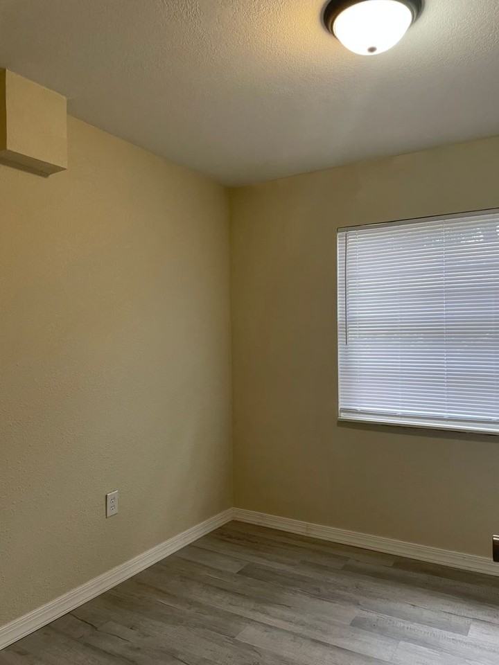 3207 E Caracas St - Photo 5 of 8