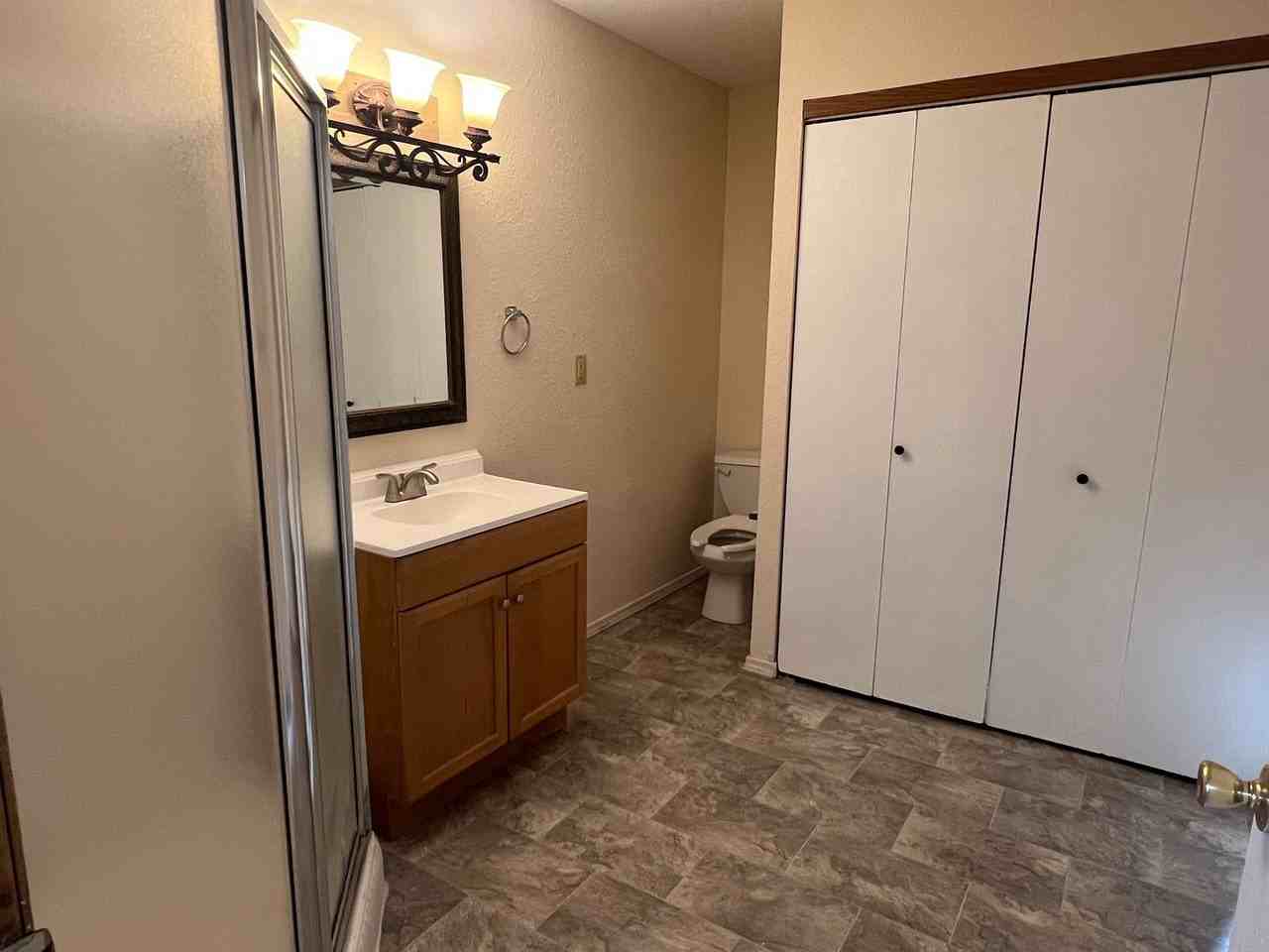 1439 N Texas Ave - Photo 4 of 15