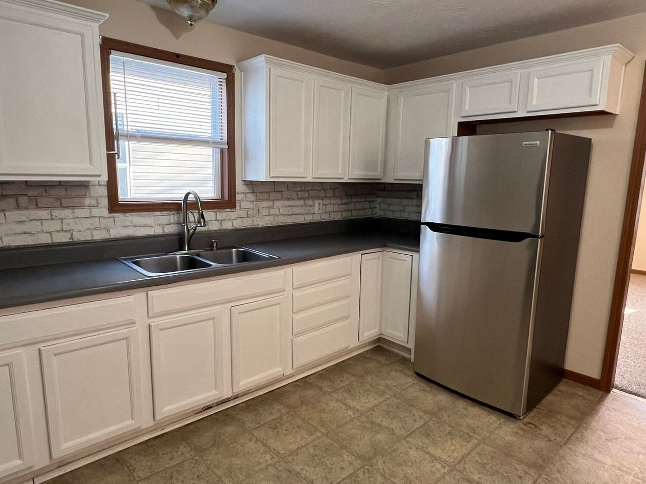 1439 N Texas Ave - Photo 7 of 15