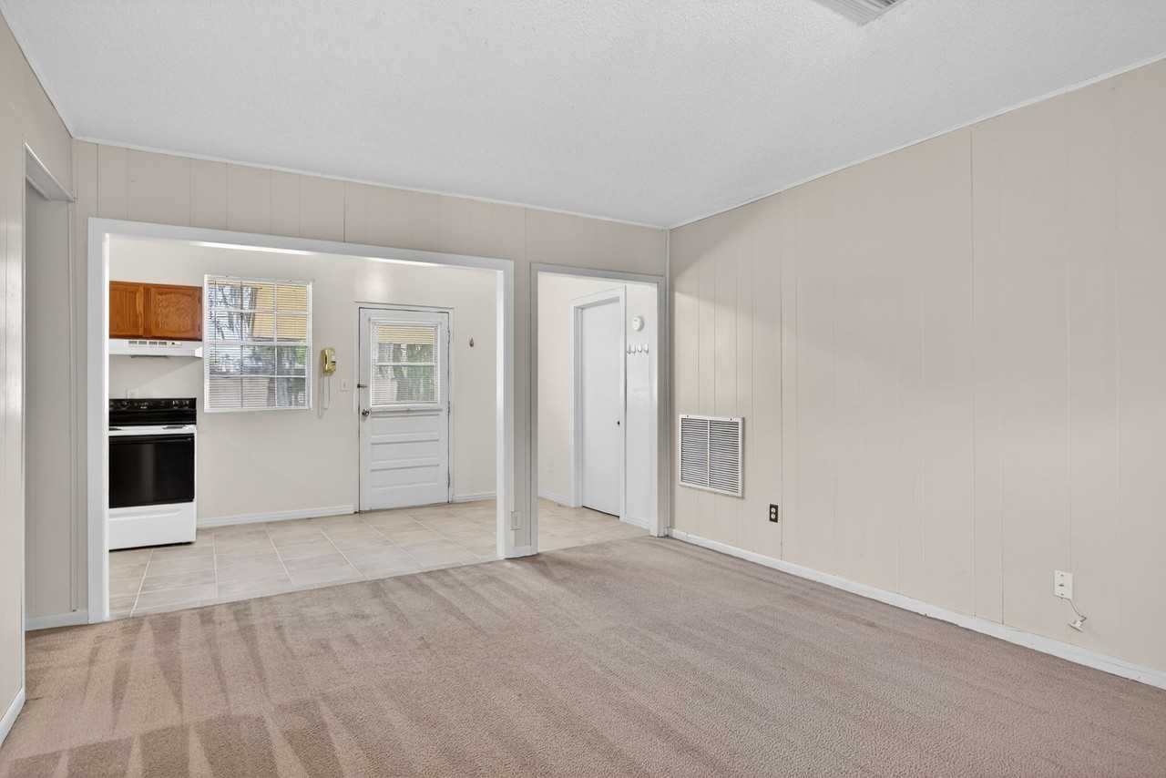 8900 Crystal Springs Rd - Photo 4 of 28