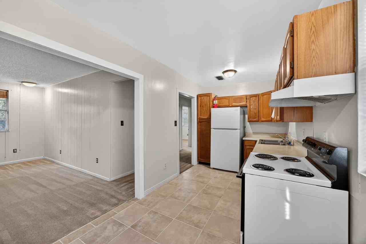 8900 Crystal Springs Rd - Photo 5 of 28